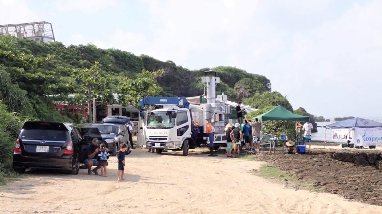 truck crowd 2